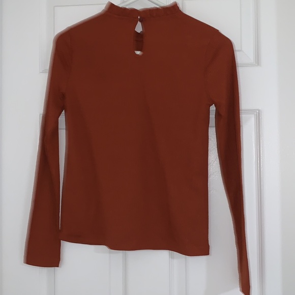 Ruffled mock orange turtle neck - Picture 2 of 3